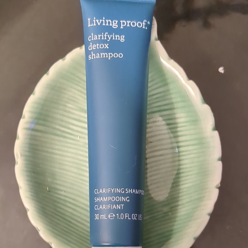 Clarifying Detox Shampoo